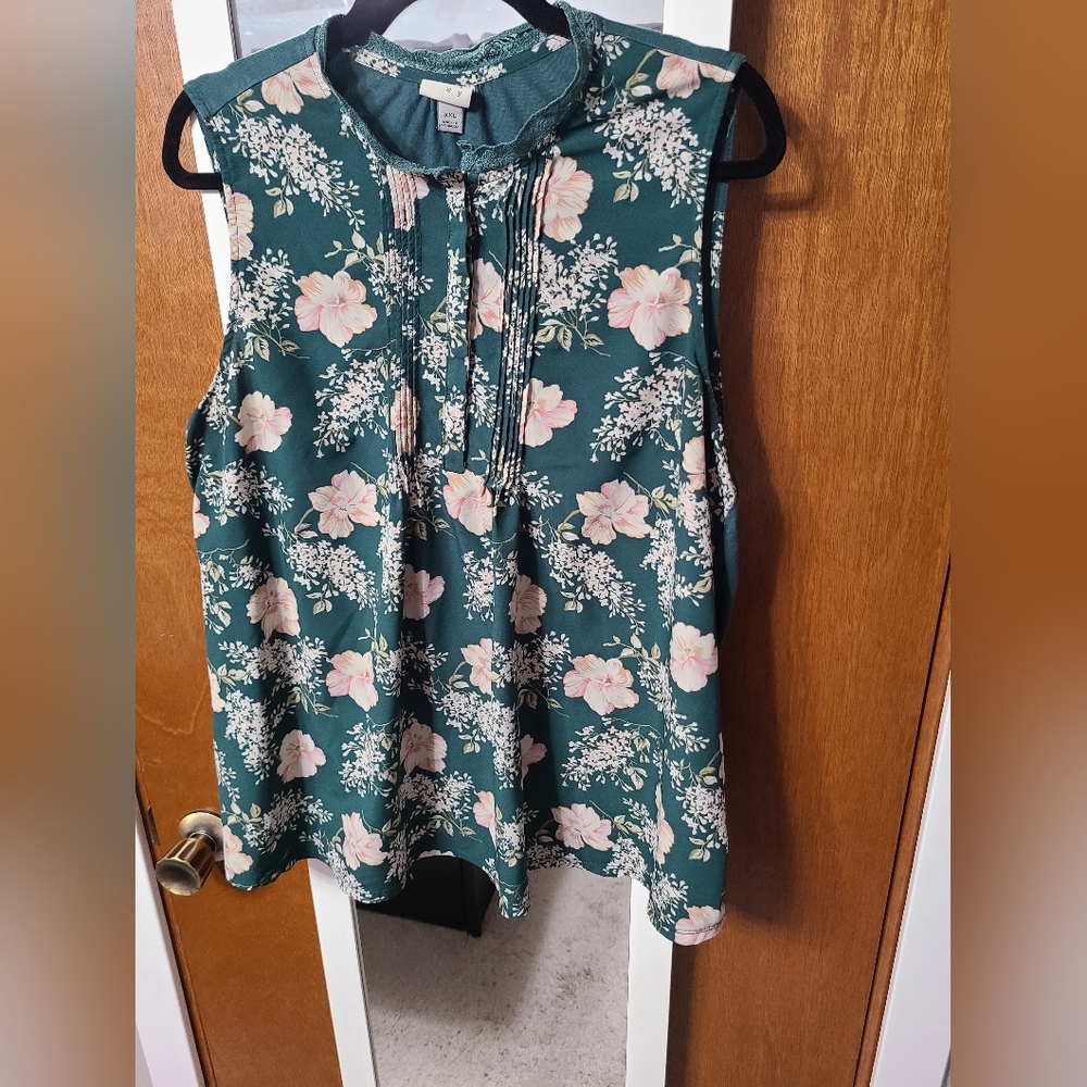 Collared floral blouse